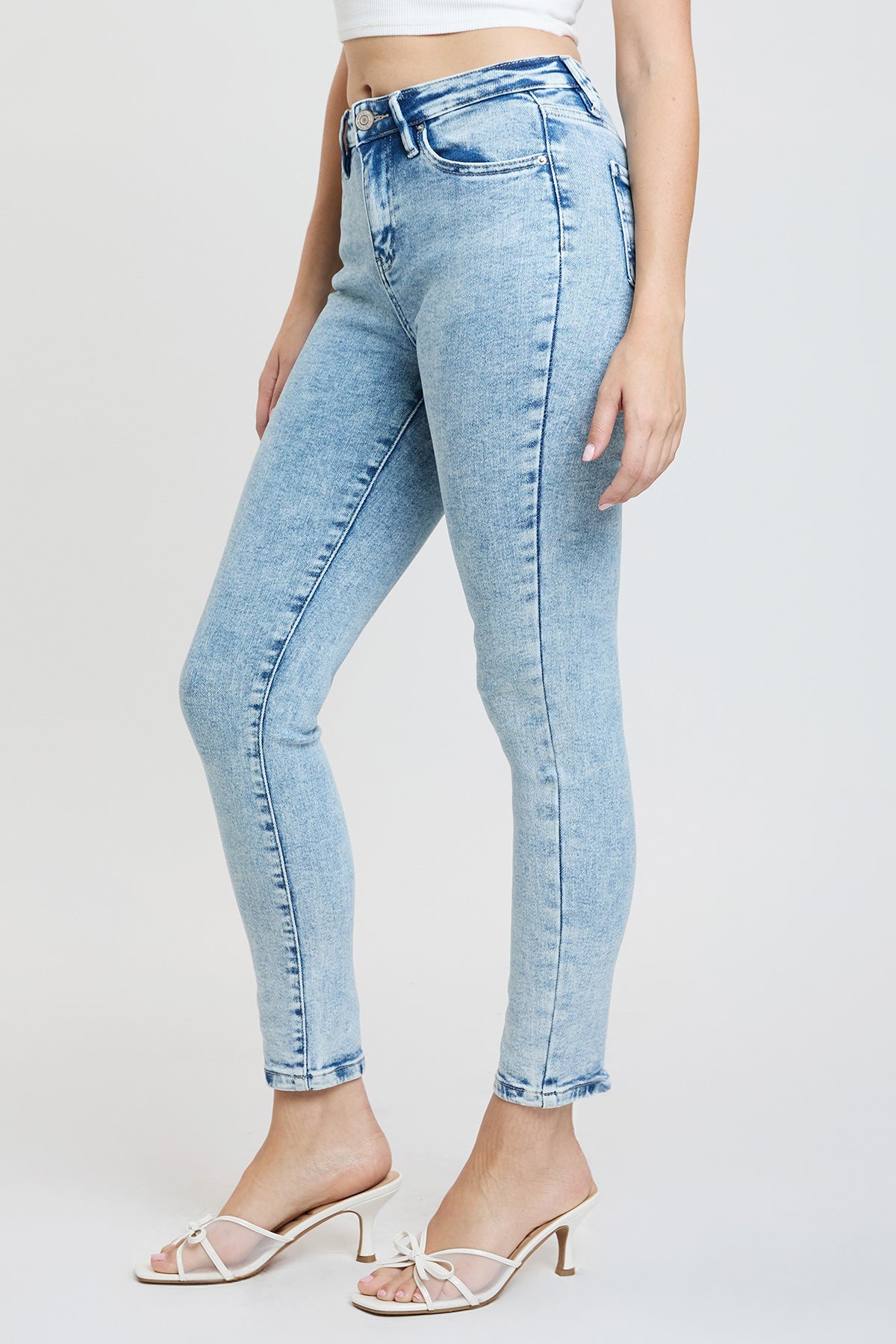 Women's Essential Skinny Jeans in L Light Blue view 4 - Women'S Essential Jeans (bottom)