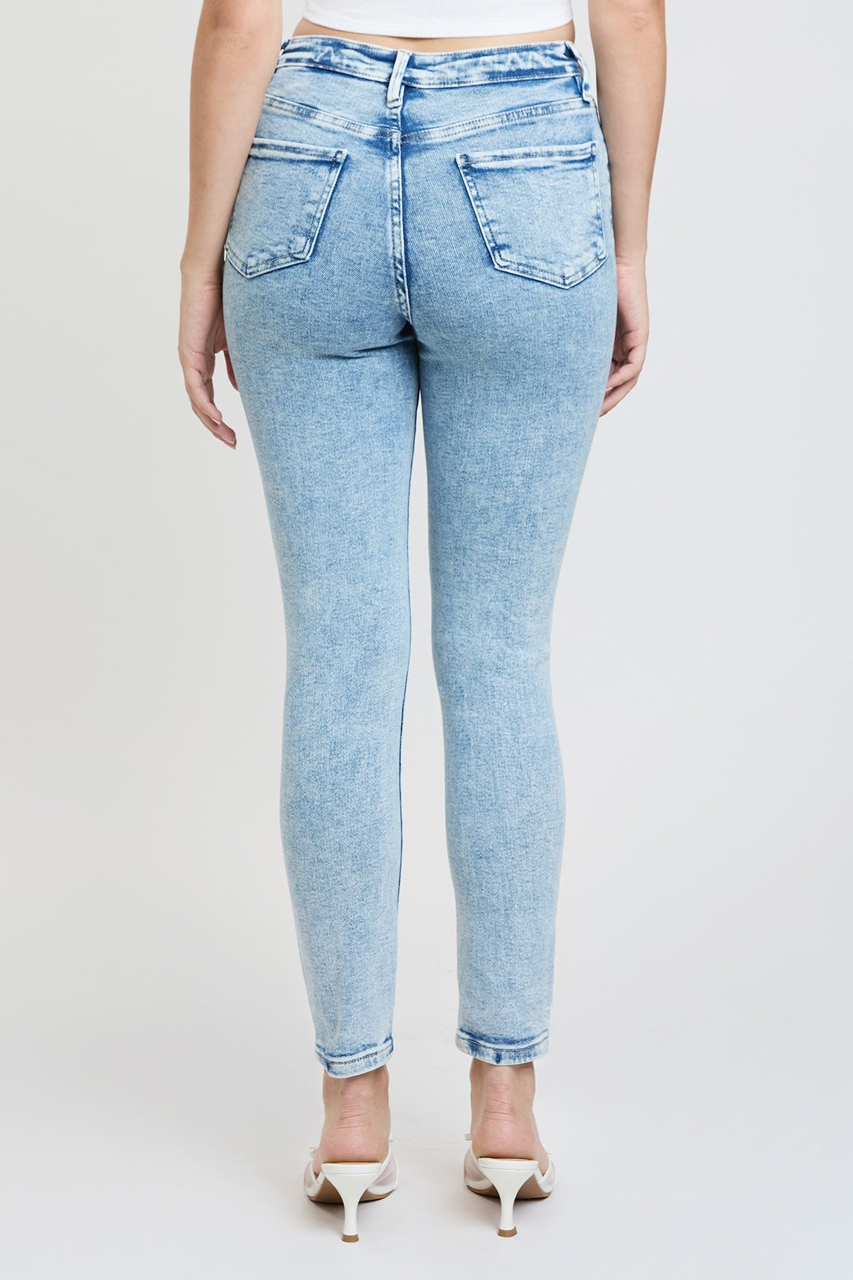 Women's Essential Skinny Jeans in L Light Blue view 5 - Women'S Essential Jeans (bottom)