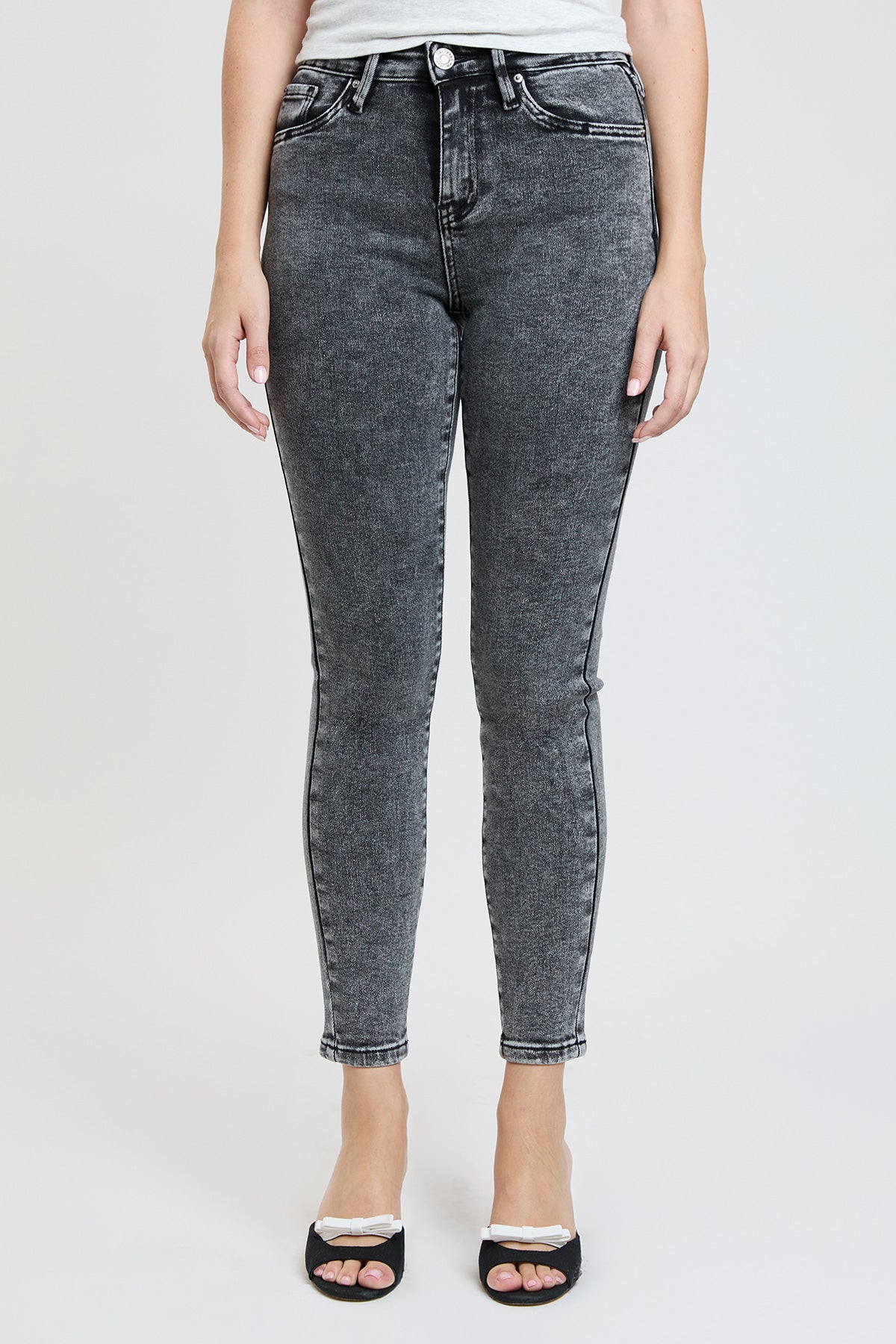 Women's Essential Skinny Jeans in W Black view 17 - Women'S Essential Jeans (bottom)