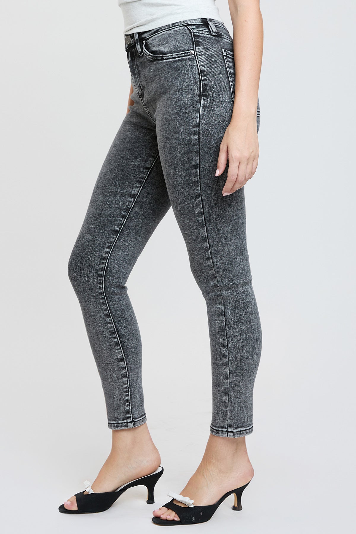 Women's Essential Skinny Jeans in W Black view 18 - Women'S Essential Jeans (bottom)