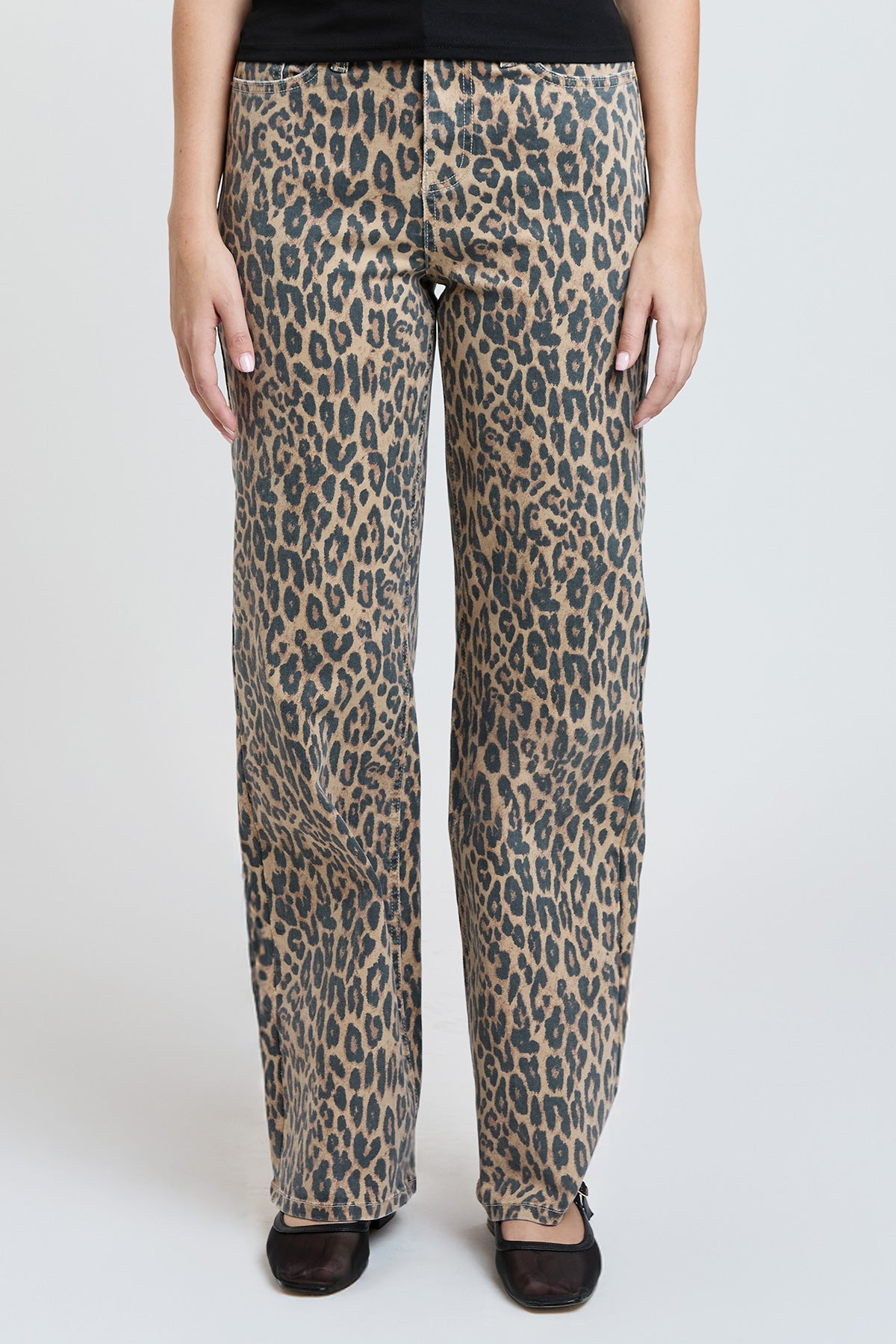 Women's High Rise Animal Print Wide Leg Jeans in Cheetah view 2 - High-Waisted - Women High Jeans (bottom)