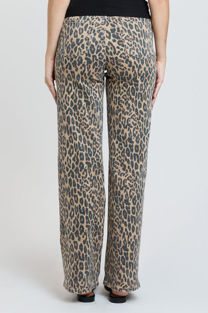 Women's High Rise Animal Print Wide Leg Jeans in Cheetah view 4 - High-Waisted - Women High Jeans (bottom)