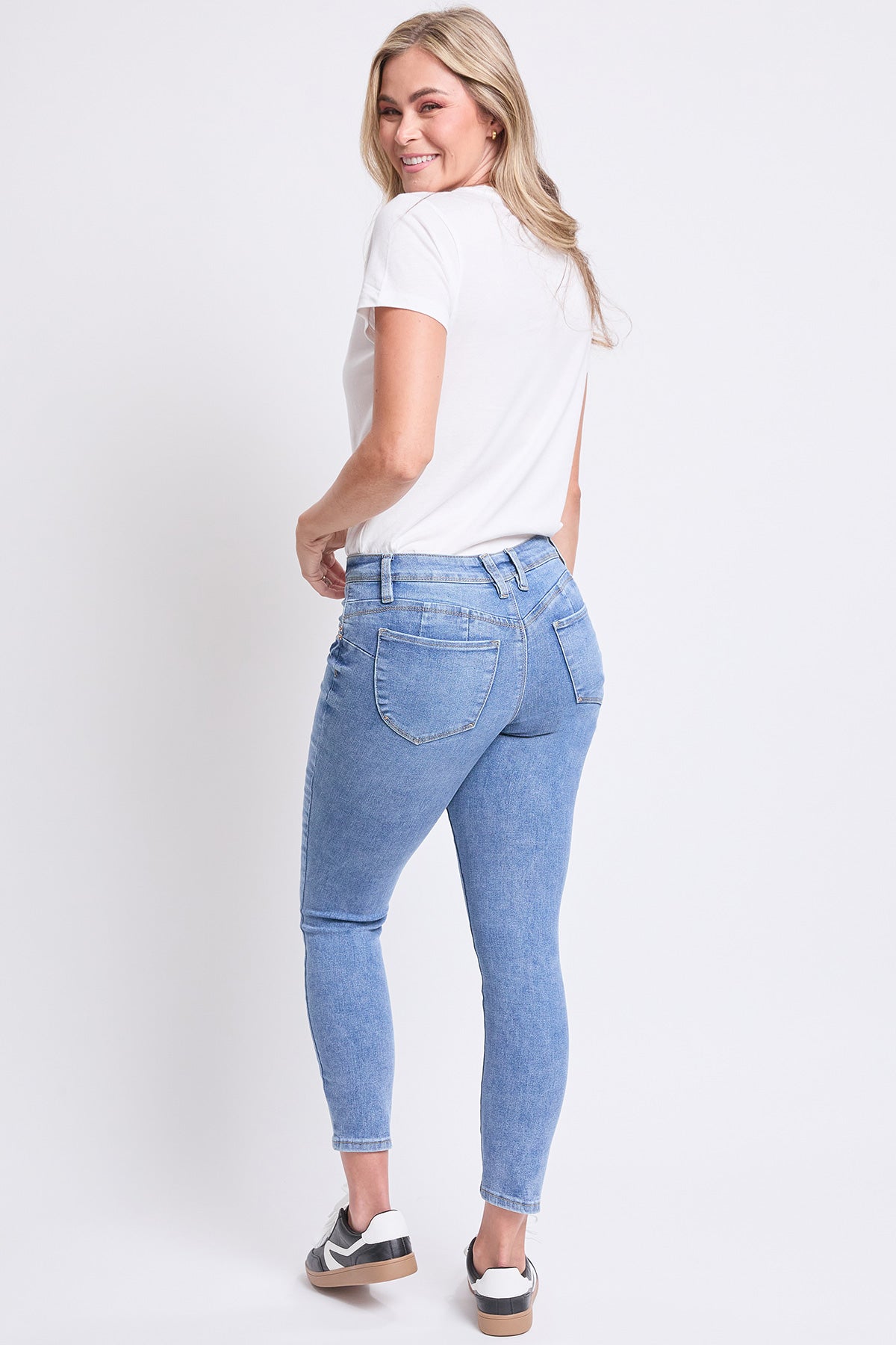 Women's High Rise Curve Confidence Skinny Jeans in M Medium Blue view 13 - High-Waisted - Women High Jeans (bottom)