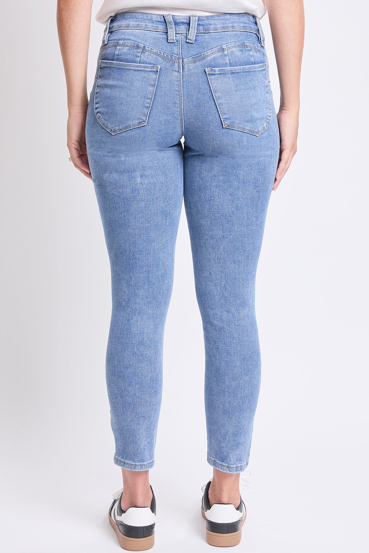 Women's High Rise Curve Confidence Skinny Jeans in M Medium Blue view 16 - High-Waisted - Women High Jeans (bottom)