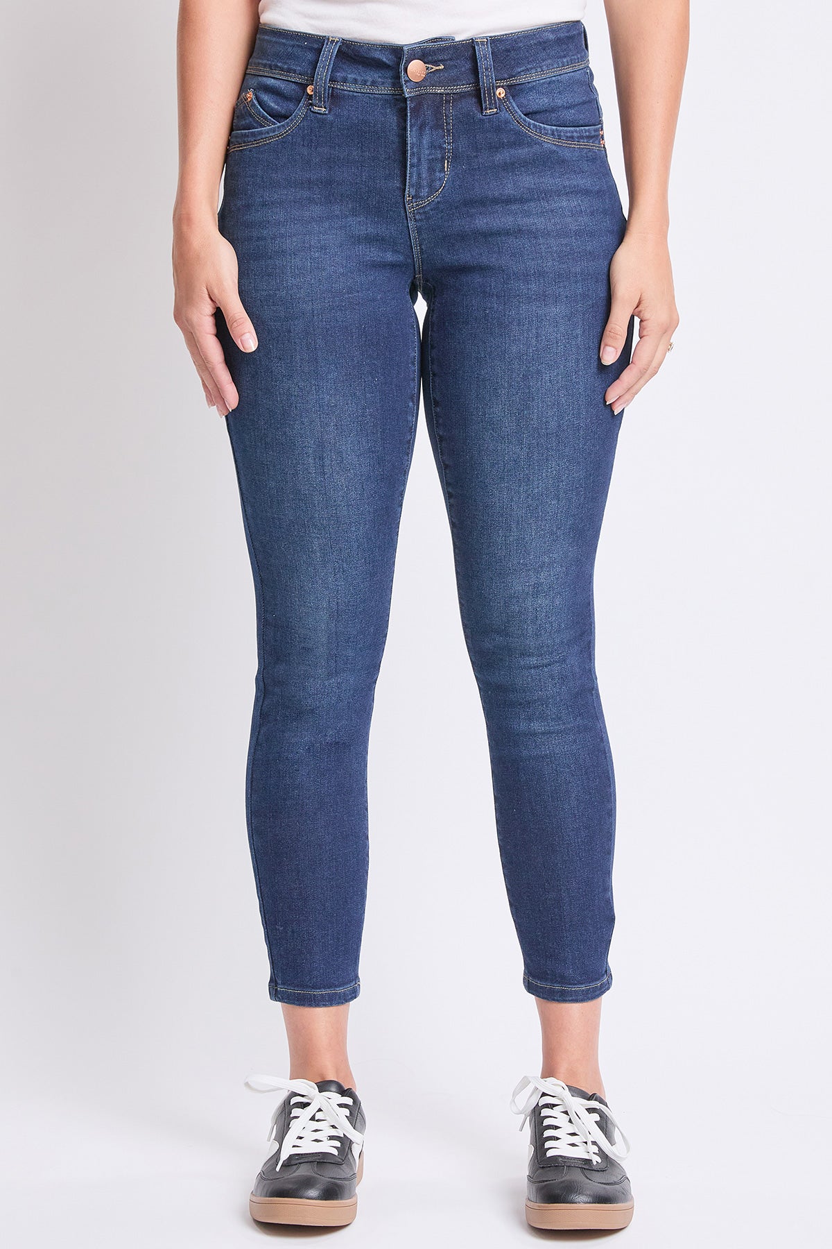 Women's High Rise Curve Confidence Skinny Jeans in D Dark Blue view 3 - High-Waisted - Women High Jeans (bottom)