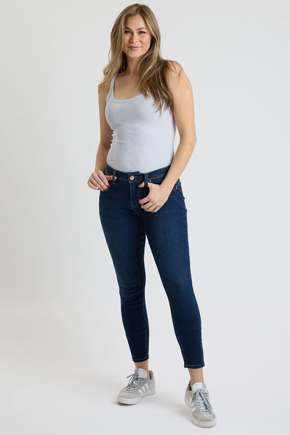 Women's High Rise Curve Confidence Skinny Jeans in D Dark Blue view 7 - High-Waisted - Women High Jeans (bottom)