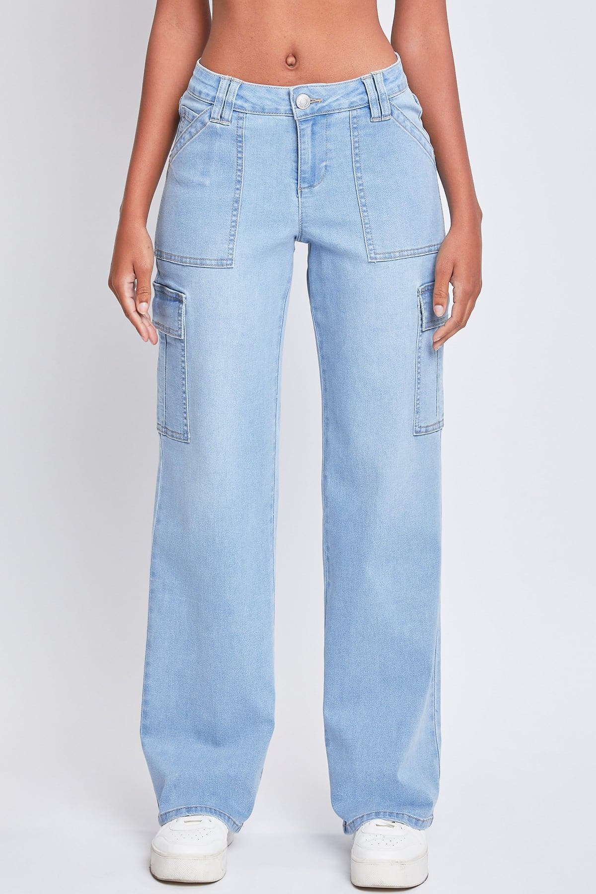 Women's Low Rise Relaxed Cargo Jeans in L Light Blue view 9 - Relaxed Fit - Women'S Low Jeans (bottom)
