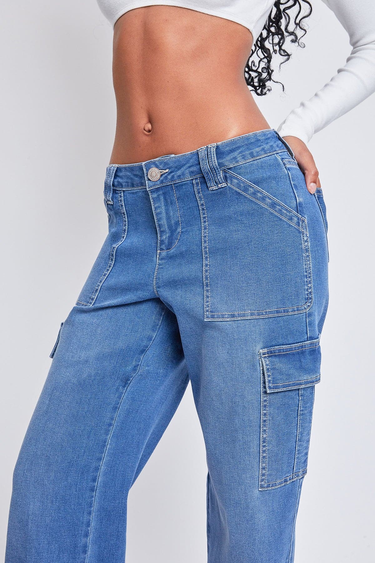 Women's Low Rise Relaxed Cargo Jeans in M Medium Blue view 2 - Relaxed Fit - Women'S Low Jeans (bottom)