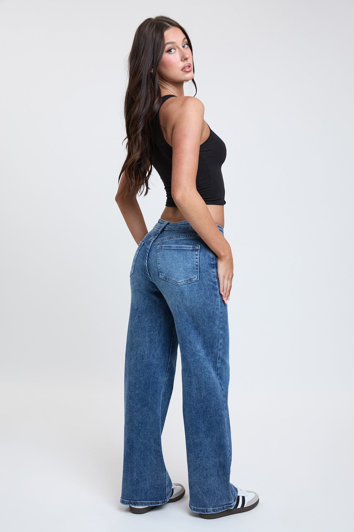 Women's Luxe Bella Wide Leg Jeans in M Medium Blue view 13 - Women'S Luxe Jeans (bottom)