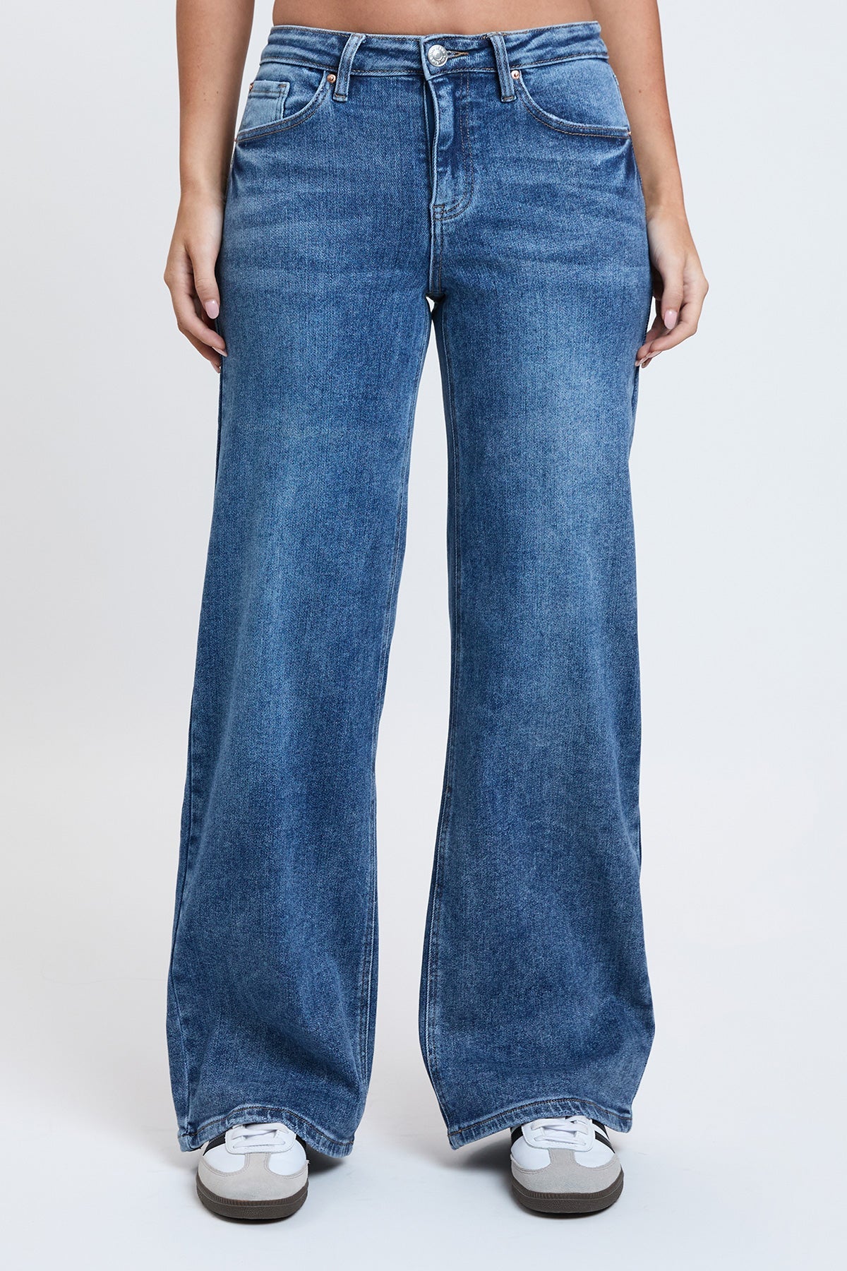 Women's Luxe Bella Wide Leg Jeans in M Medium Blue view 9 - Women'S Luxe Jeans (bottom)