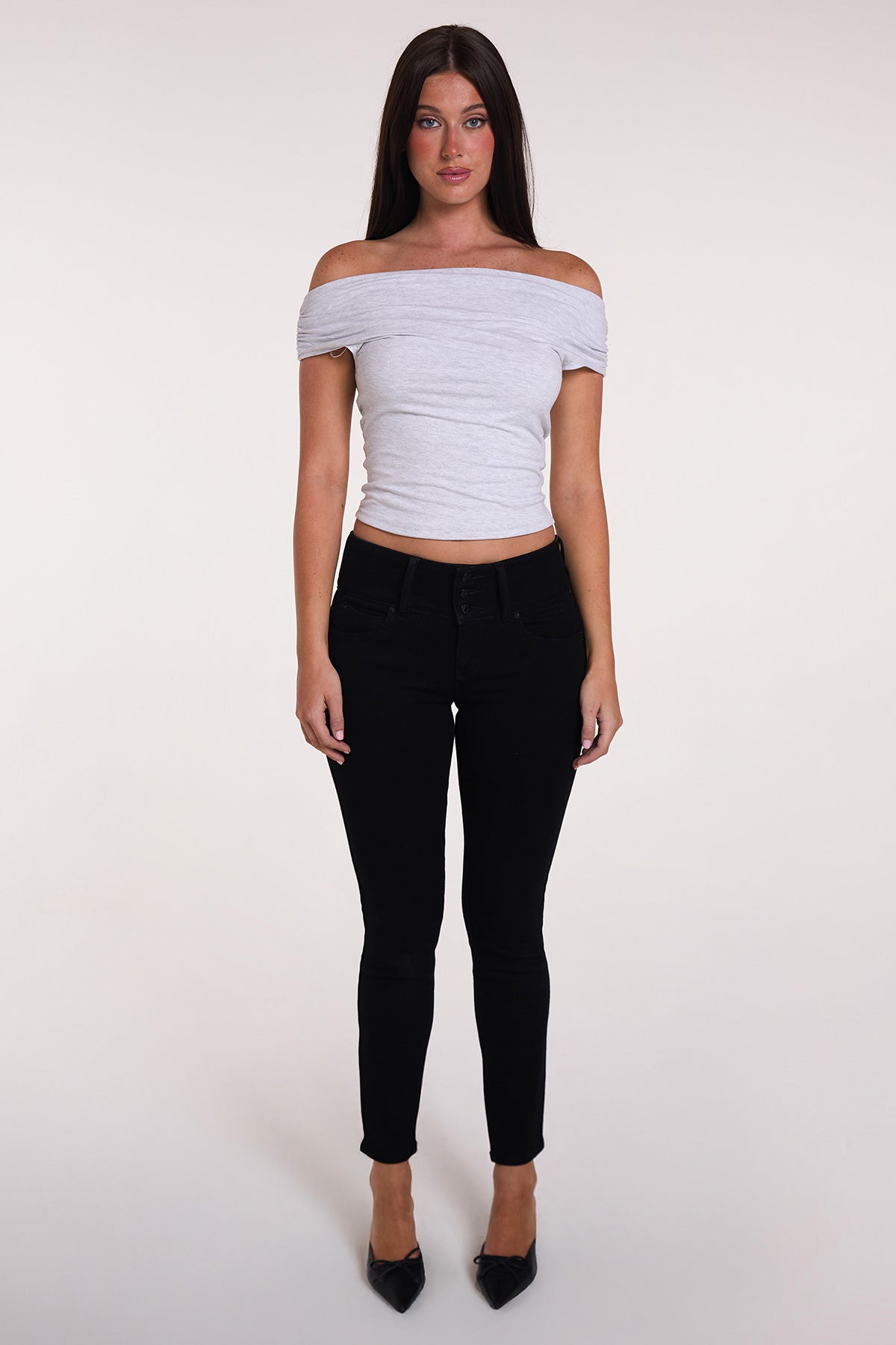 Women's Luxe Mid Rise 3-button Wannabettabutt Skinny Jeans in W Black view 8 - Women'S Luxe Jeans (bottom)