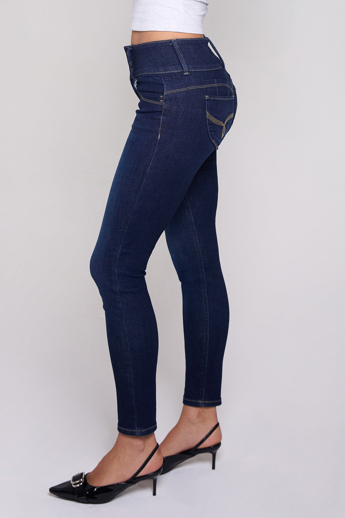 Women's Mid Rise 3-button Wannabettabutt Skinny Jeans in D Dark Blue view 4 - Mid Women'S Jeans (bottom)