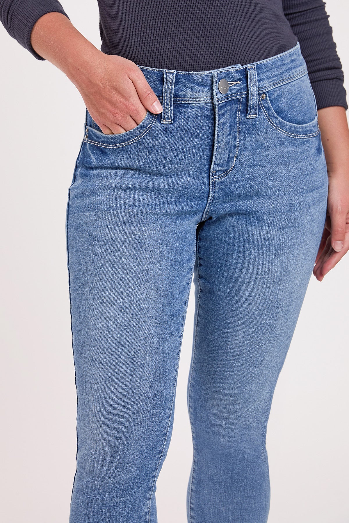 Women's Petite Curve Confidence Mid Rise Skinny in L Light Blue view 14 - Womens Petite Skinny Jeans (bottom)