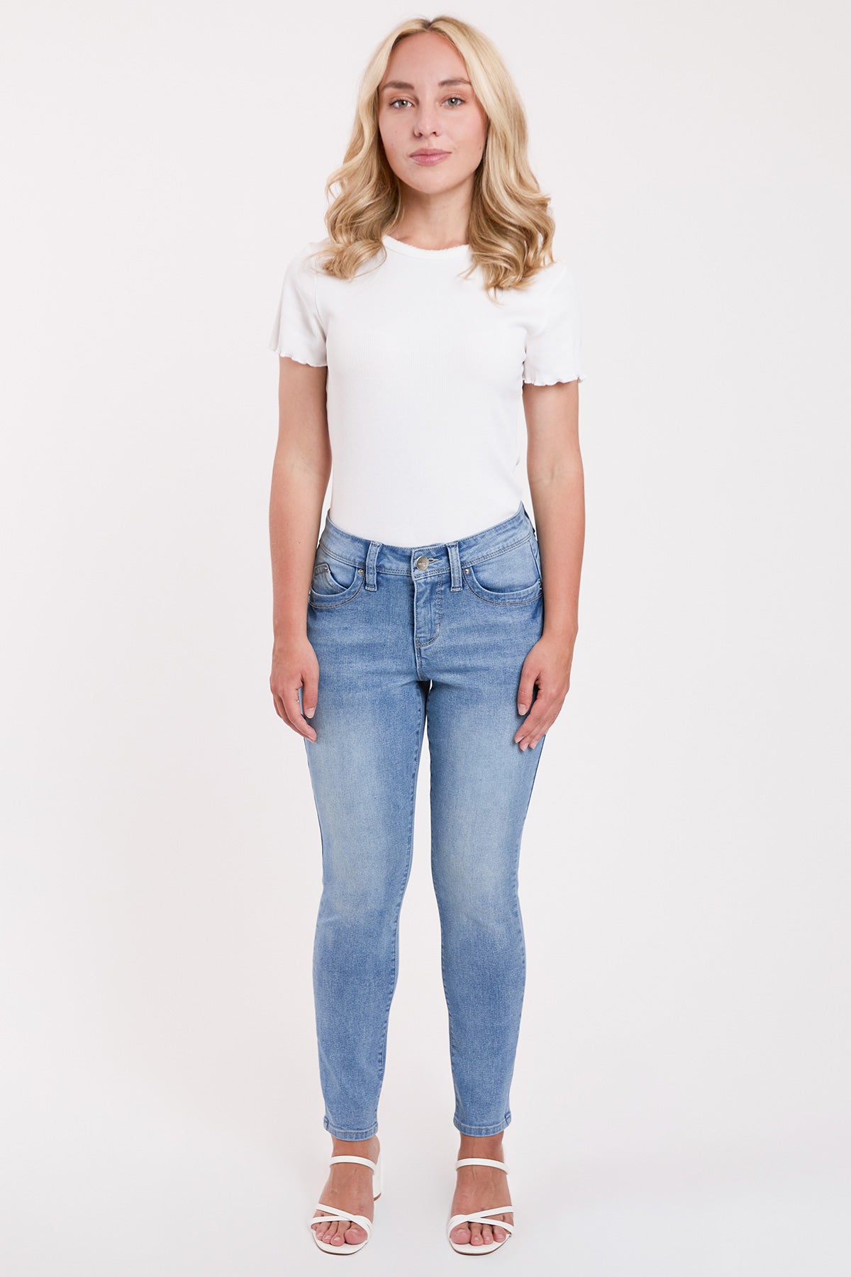 Women's Petite Curve Confidence Mid Rise Skinny in L Light Blue view 16 - Womens Petite Skinny Jeans (bottom)