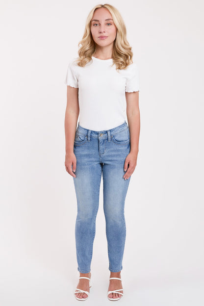 Women's Petite Curve Confidence Mid Rise Skinny in L Light Blue view 16 - Womens Petite Skinny Jeans (bottom)