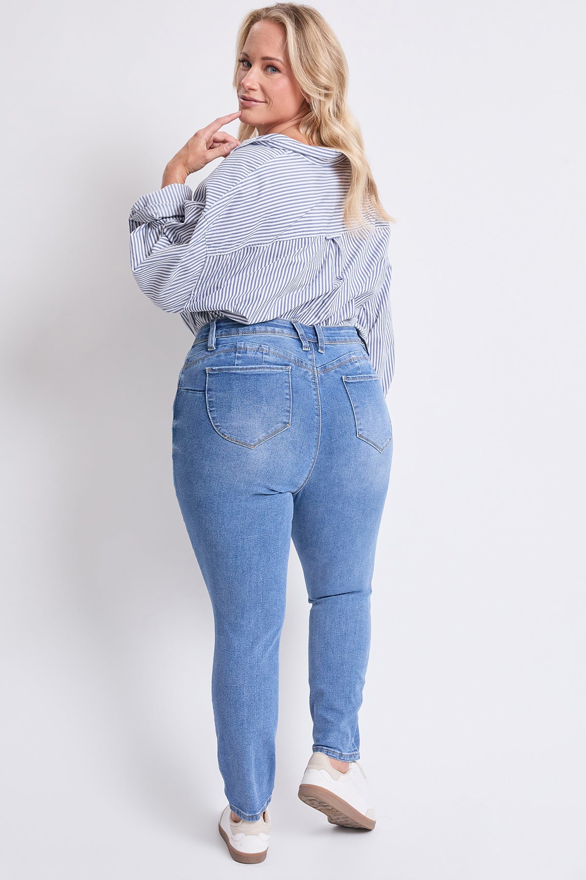 Women's plus High Rise Curve Confidence Skinny Jeans in D Dark Blue view 9 - High-Waisted - Women'S Plus Jeans On Sale