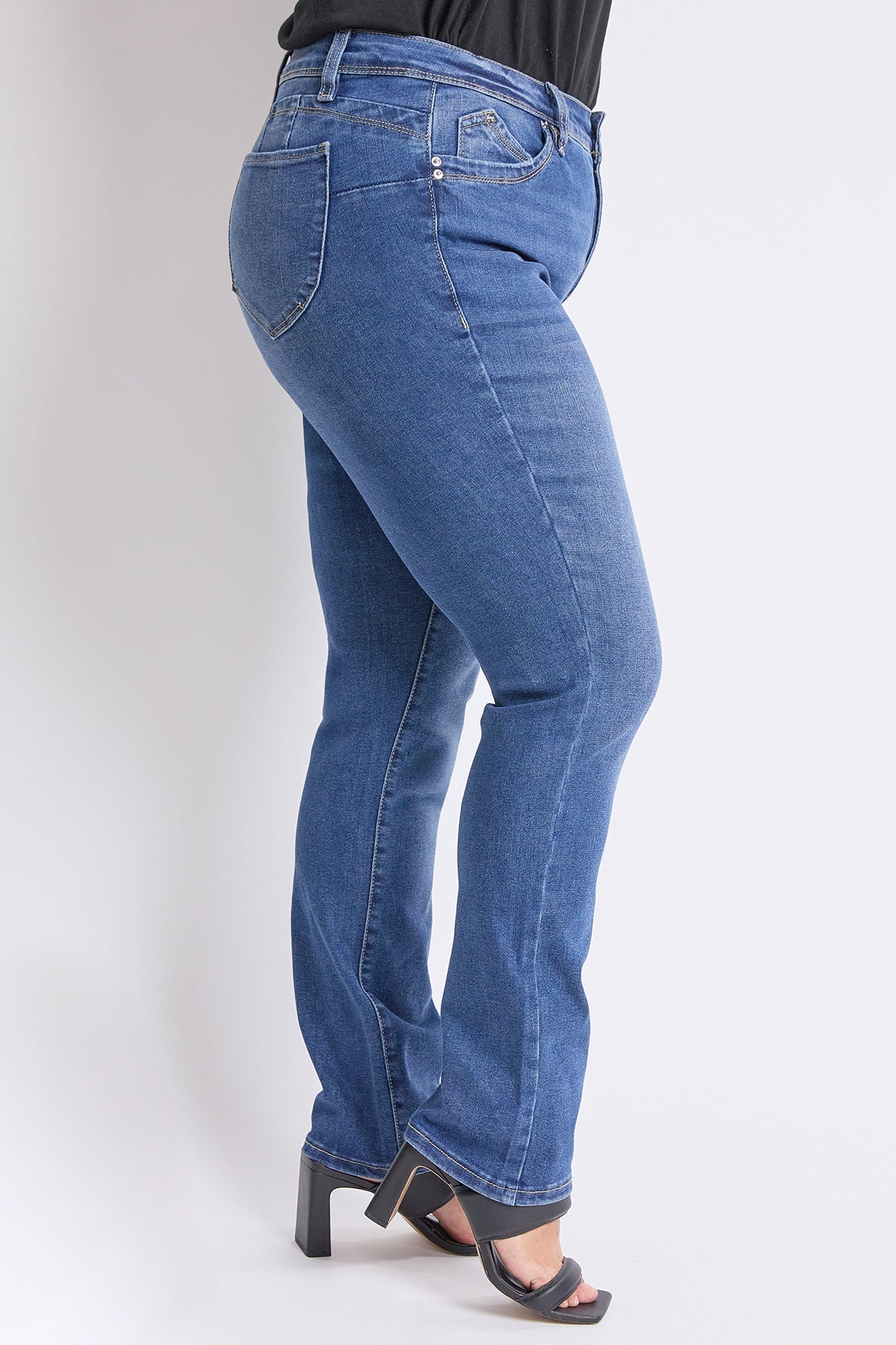 Women's plus High Rise Curve Confidence Straight in M Medium Blue view 4 - High-Waisted - Womens Plus Straight Leg Jeans