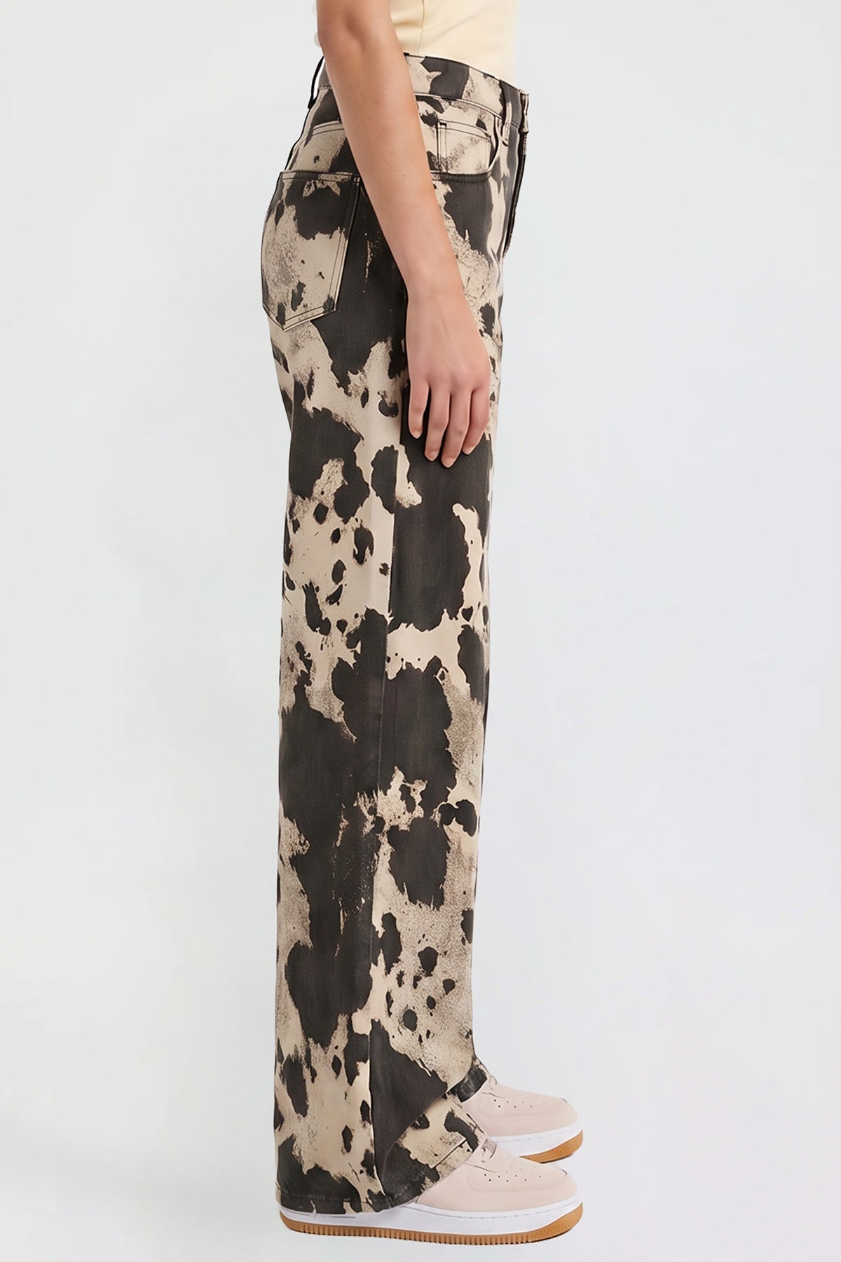 Ymi Women's Britney Printed Wide Leg Jeans in Abstract Cattle view 3 (bottom)