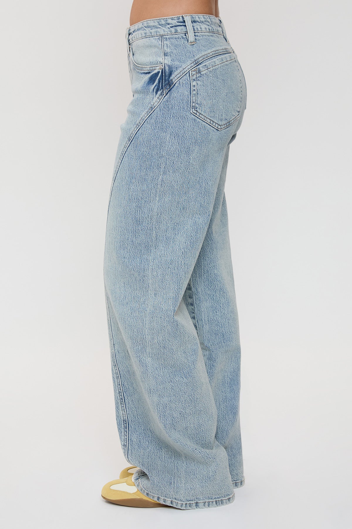 Ymi Women's Luxe Bella Seam Detail Wide Leg Jeans in Y Washed Blue view 3 - Ymi Womens Pants (bottom)